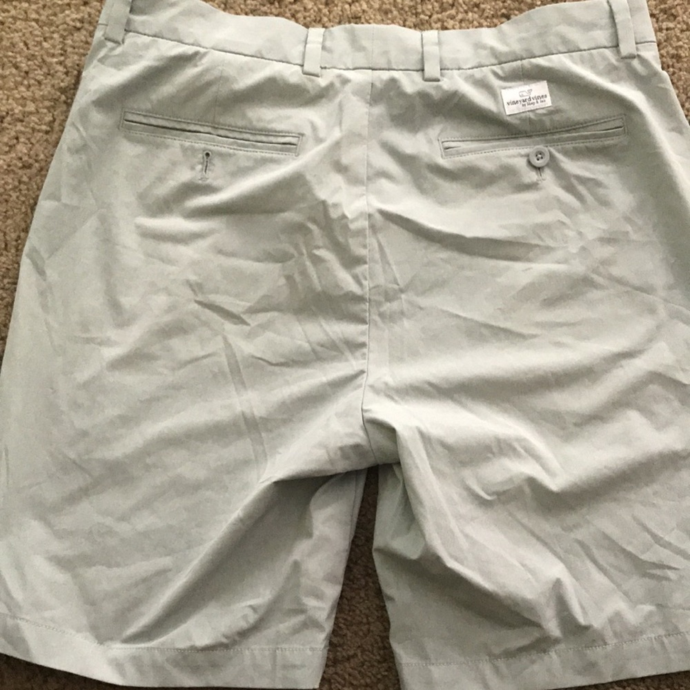 Vineyard vines shorts - Picture 2 of 3